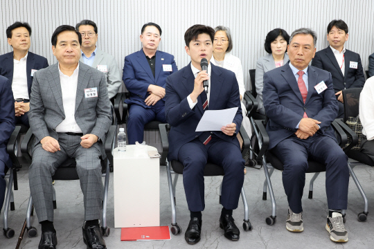 김용태 국민의힘 비상대책위원장이 10일 중앙당사에서 열린 비상대책위원장 주재 원외당협위원장 간담회에서 발언하고 있다. [연합뉴스]